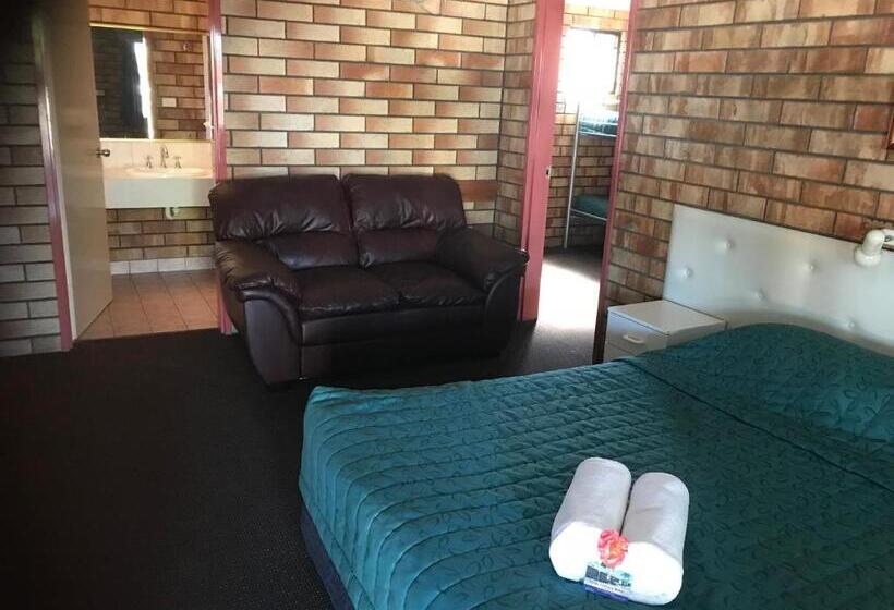 Family Suite, Miles Outback Motel