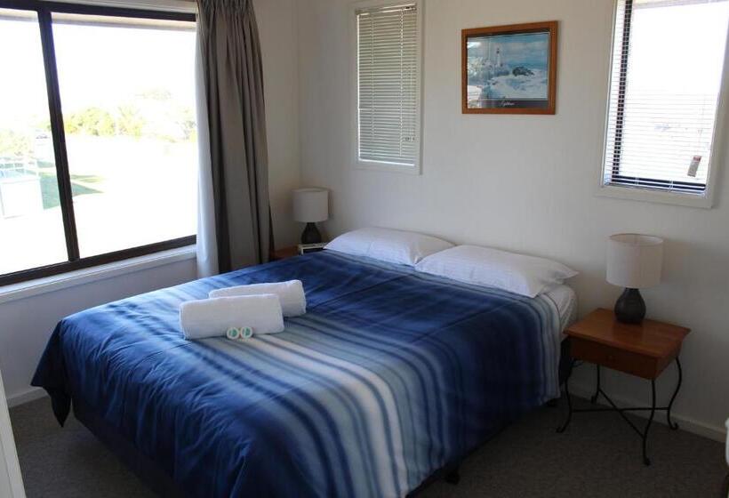Апартаменты 3 Спальни, Narooma Palms Holiday Apartments