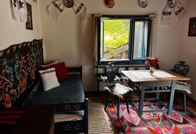 Дом 1 Спальня, The Village Pension