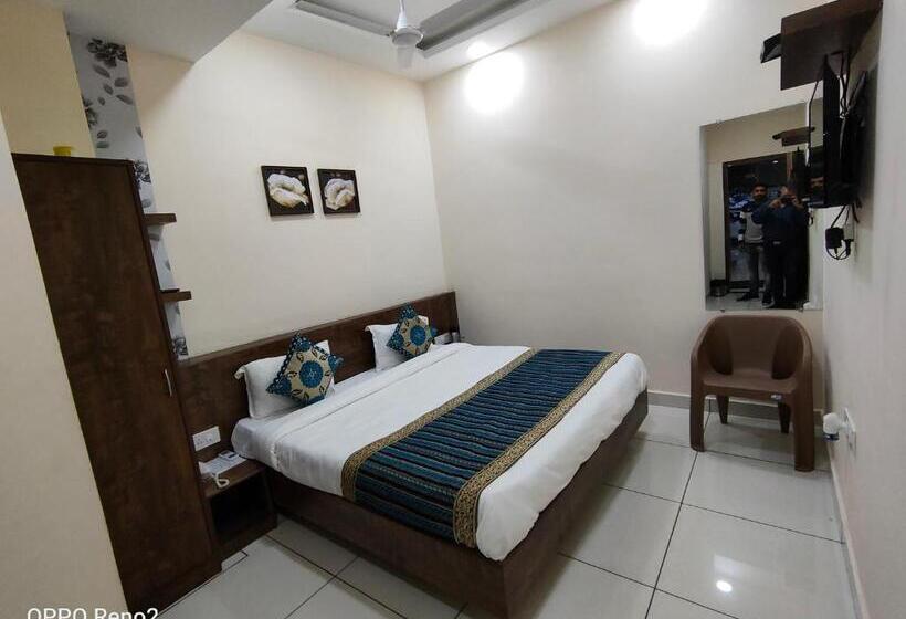 Номер Deluxe Кровать Кинг, Amrit Hotel, Bhopal