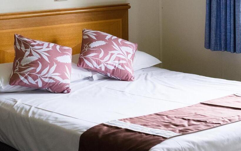 غرفة عائلية, Echuca Motel