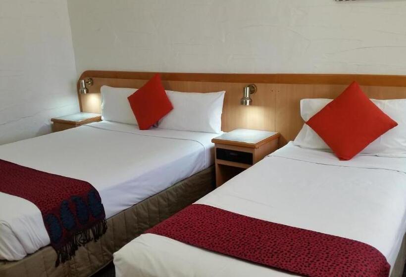 Семейный Номер, Espana Motel