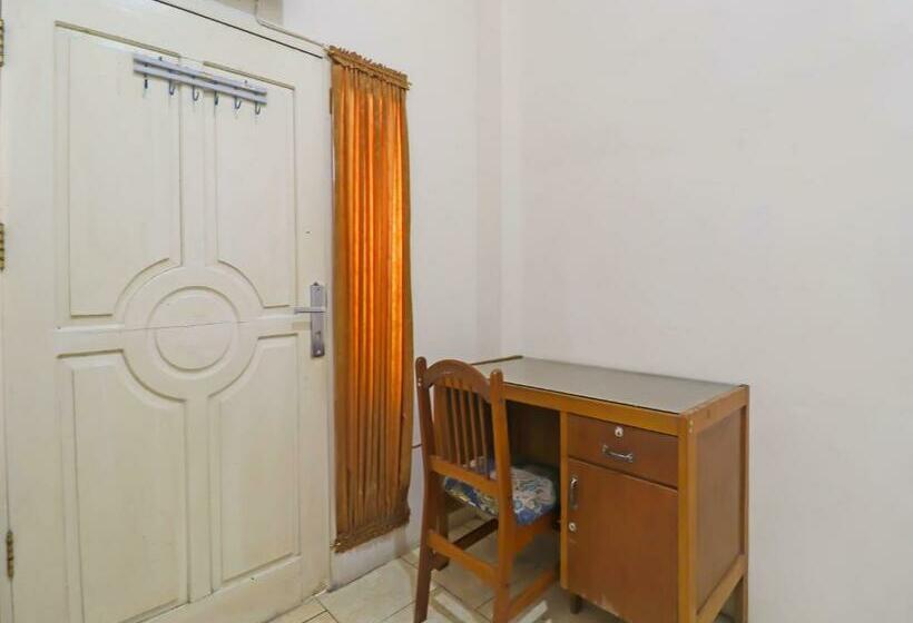 디럭스 룸, Oyo Life 2899 Ardilia Kost