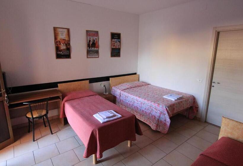 Номер Стандарт Трехместный, Albergo Roma