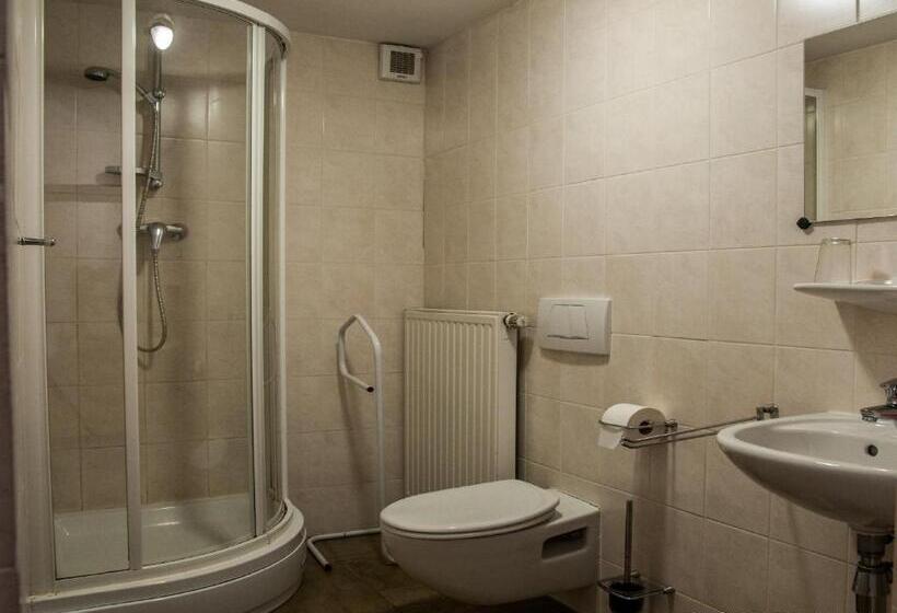 Четырехместный Номер Стандарт, B&b Le Randonneur