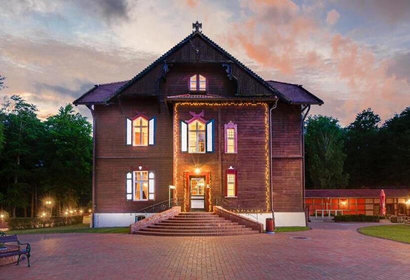 Полулюкс, Jagdschloss Waldsee