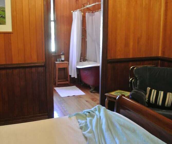 Люкс, Wiss House Bed And Breakfast