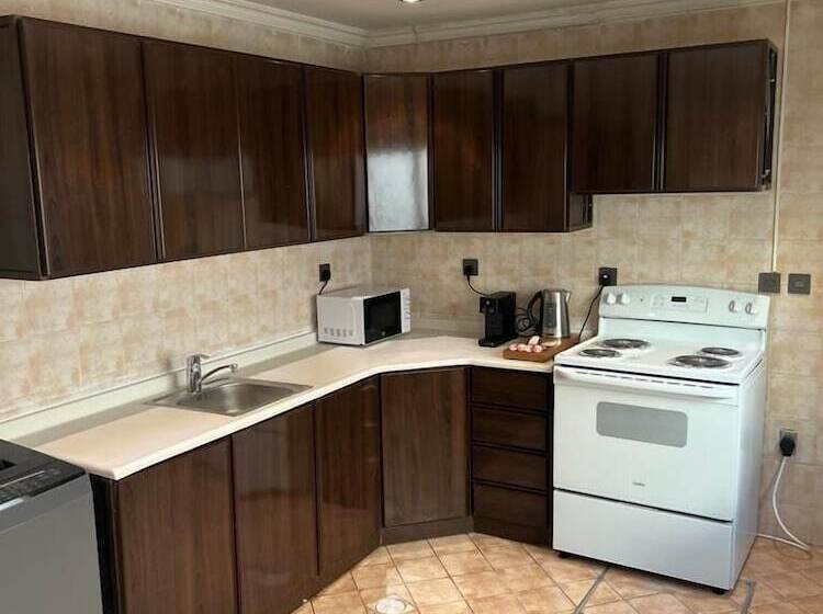 Вилла 3 Спальни, Al Gosaibi Hotel Villa