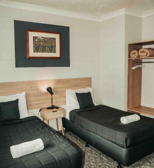 이코노미 룸 공용욕실, Cairns Queens Court