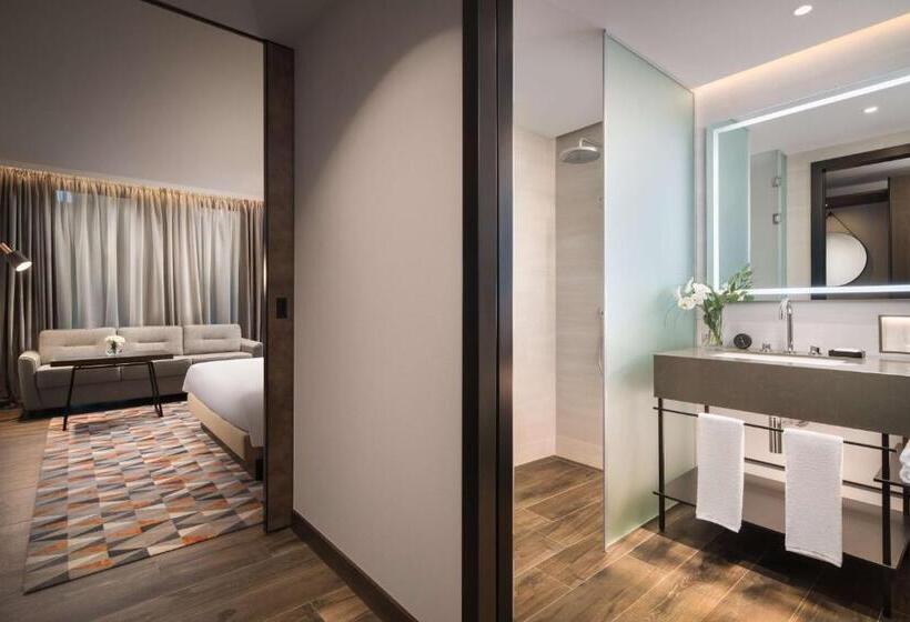 キングサイズベッドのスタンダードルーム, Hyatt Regency Sofia