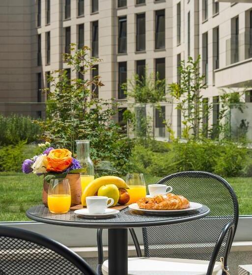 キングサイズベッドのスタンダードルーム, Hyatt Regency Sofia
