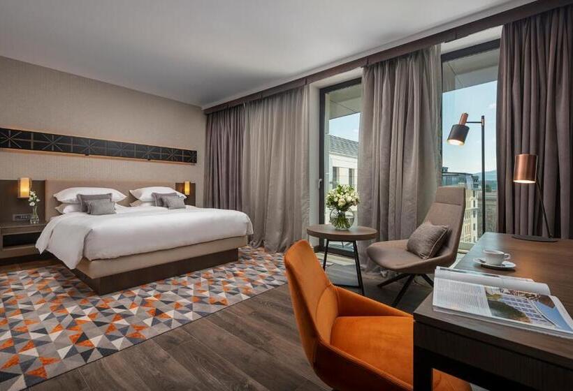 キングサイズベッドのスタンダードルーム, Hyatt Regency Sofia