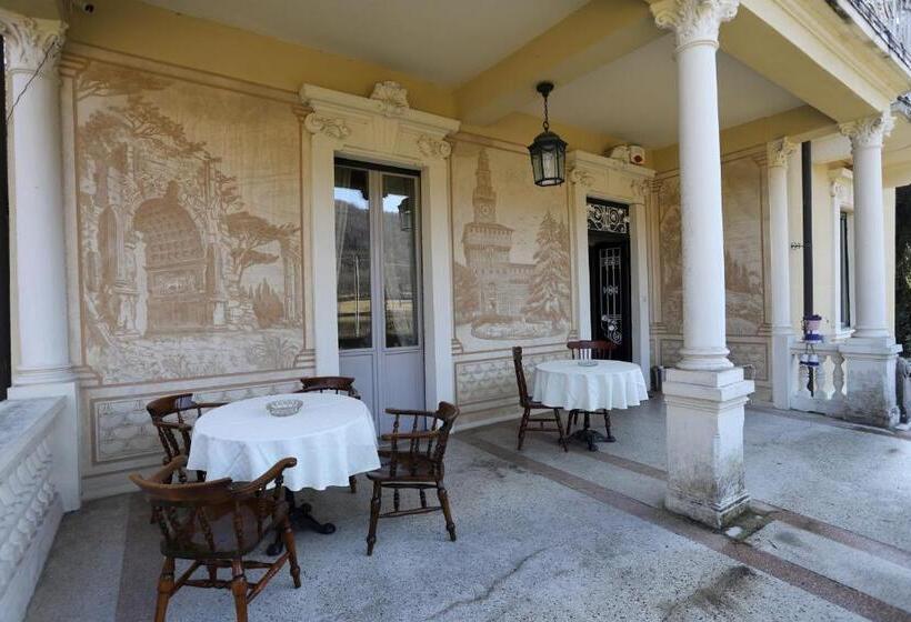 Вилла с 1 спальней и бассейном, La Villa Del Lago