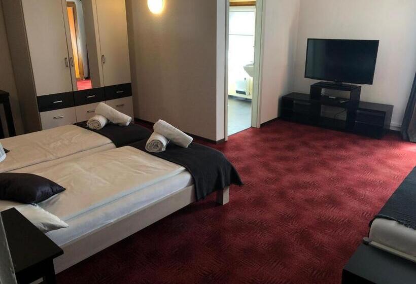 Четырехместный Номер Стандарт, Donjon B&b E Ristorante