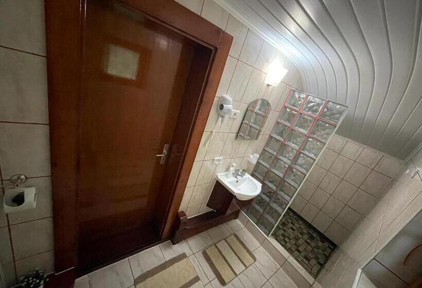 Дом 4 Спальни, Cabana Carolina