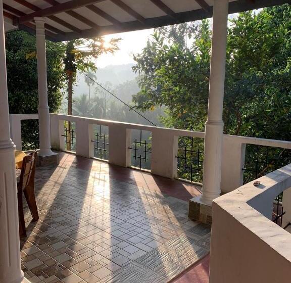 Номер Deluxe, New Toropi Homestay