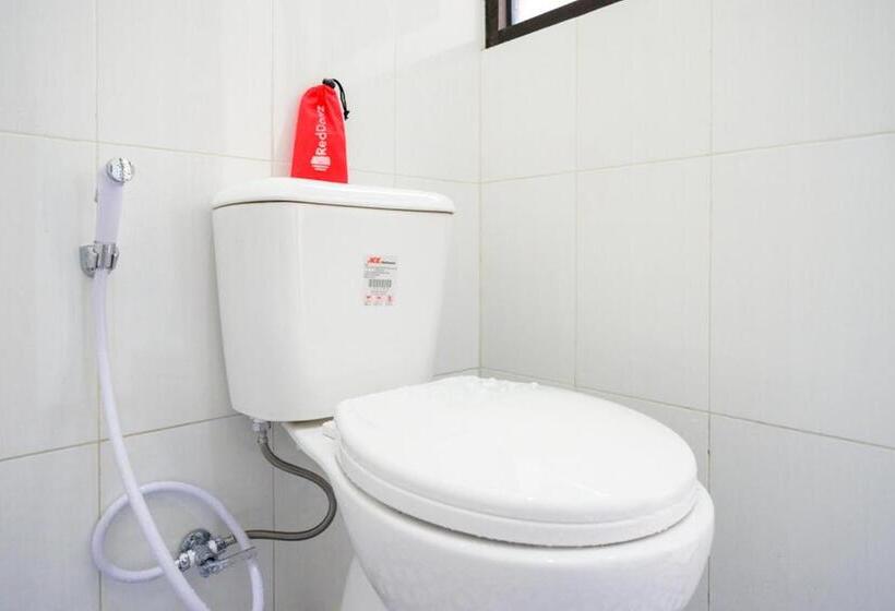 Номер Economy, Reddoorz Near Graha Saba Buana Solo