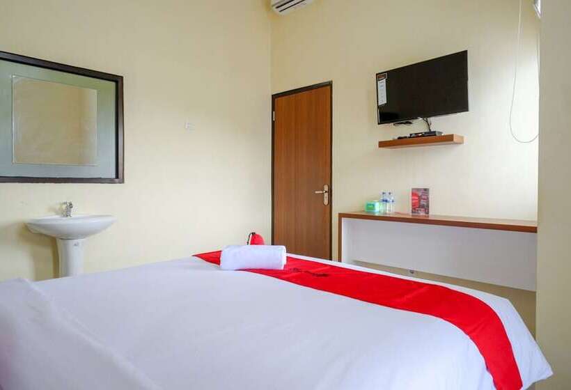 Номер Стандарт, Reddoorz Near Graha Saba Buana Solo