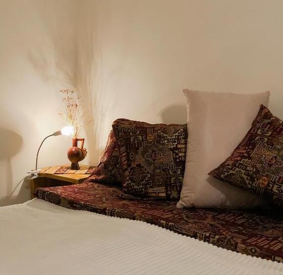 Номер Стандарт Вид на Горы, Bjnihouse, Guest House