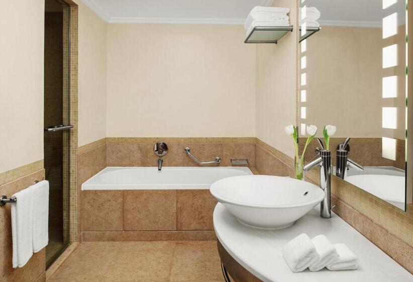 Номер Классика Кровать Кинг, Intercontinental Riyadh, An Ihg