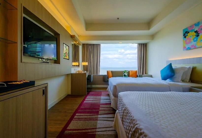 اتاق سوپریور با چشم‌انداز دریا, Mercure Penang Beach