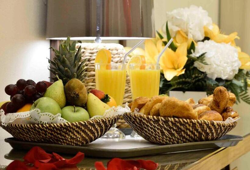 سوئیت با چشم‌انداز, The Palms Beach Hotel And Spa