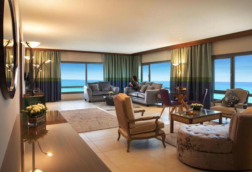 سوئیت با چشم‌انداز, The Palms Beach Hotel And Spa