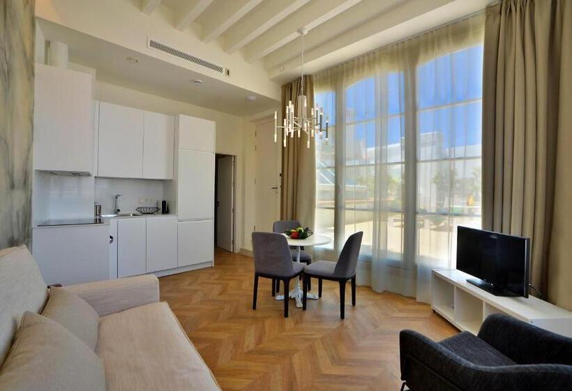 1 Bedroom Penthouse Apartment, Plaza Mina Suites   Adults Recommended By Luxury Suites Cadiz