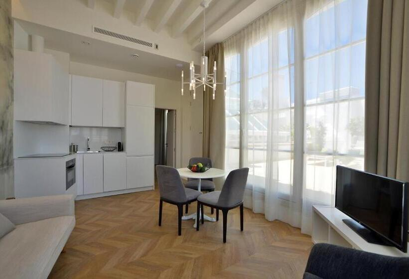 1 Bedroom Penthouse Apartment, Plaza Mina Suites   Adults Recommended By Luxury Suites Cadiz