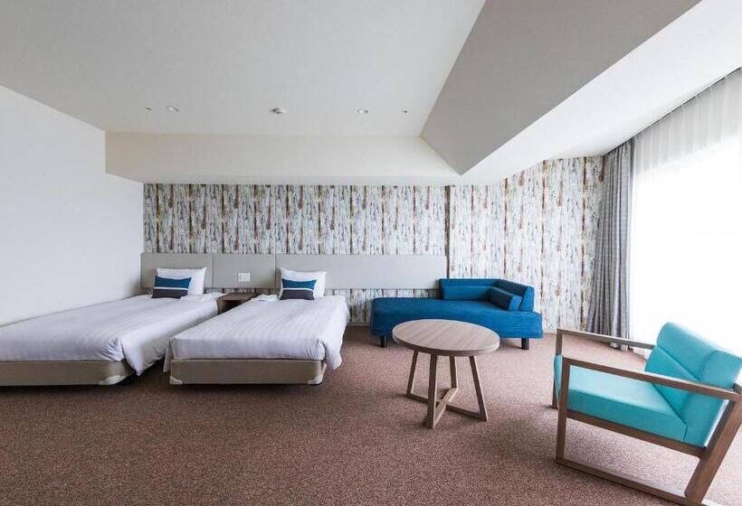 Номер Deluxe, Okinawa Grand Mer Resort