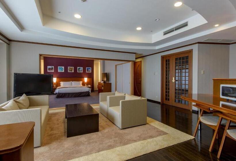 Люкс, Okinawa Grand Mer Resort