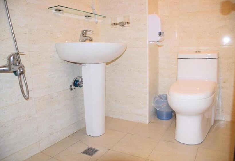 اتاق خانوادگی, Love Feng Jia Apartment