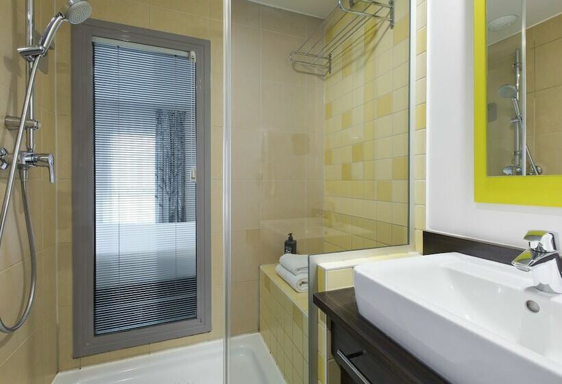 스탠다드 룸 더블 침대, Ibis Styles Nice Centre Port