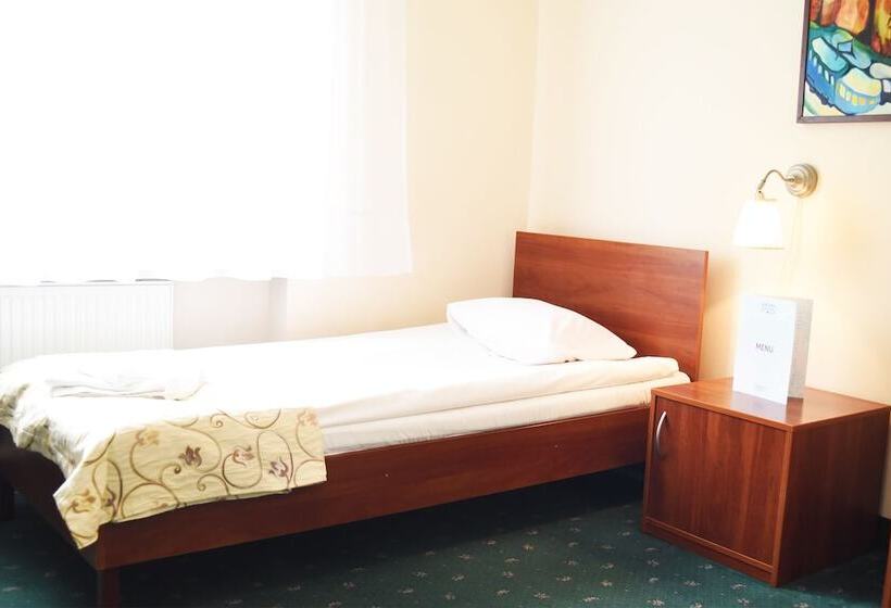 اتاق استاندارد یک نفره, Parkhotel Economic