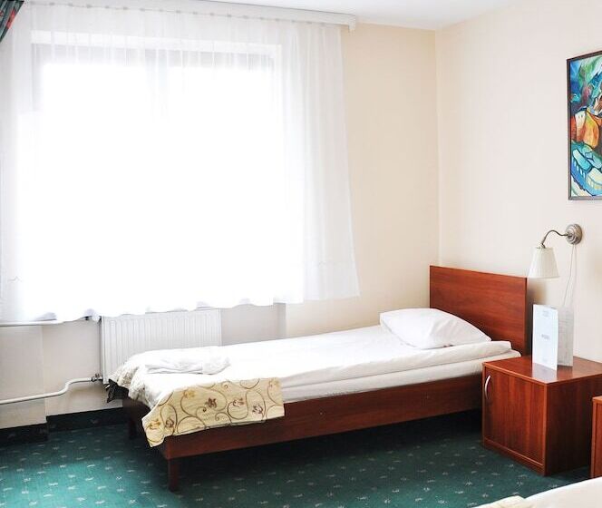 اتاق استاندارد سه نفره, Parkhotel Economic