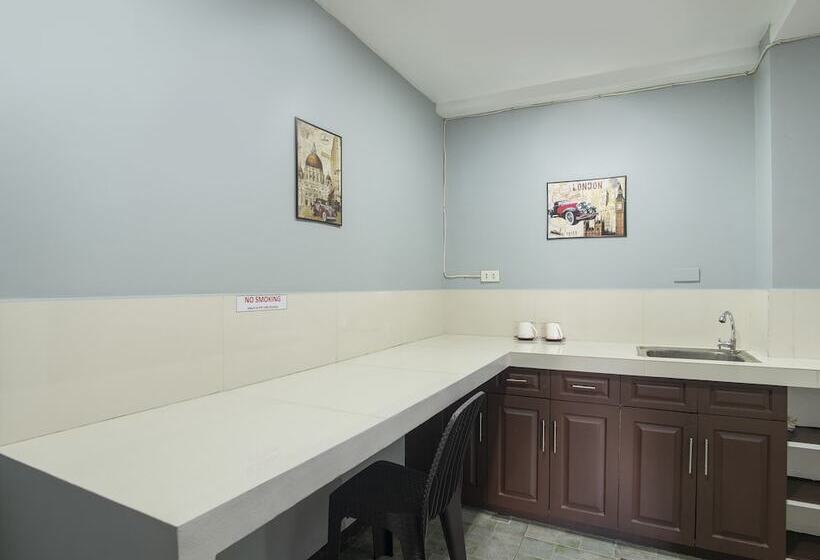 디럭스 룸, Oyo 549 Sajj Bldg