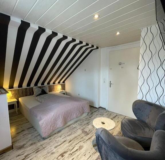 スタンダードシングルルーム, Boutique Family House La