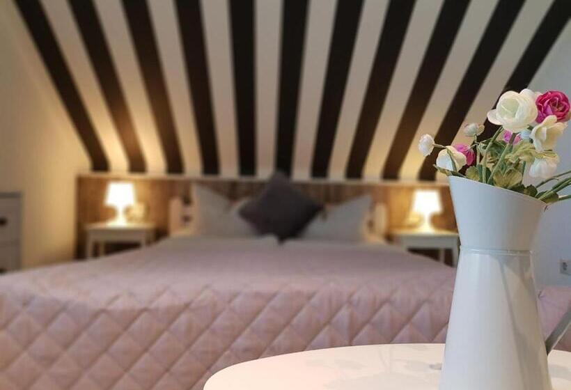 スタンダードシングルルーム, Boutique Family House La
