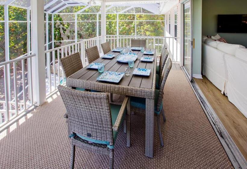 בית, חדר שינה 1, Stunning Newly Designed And Renovated Home Seconds To The Gulf Of Mexico