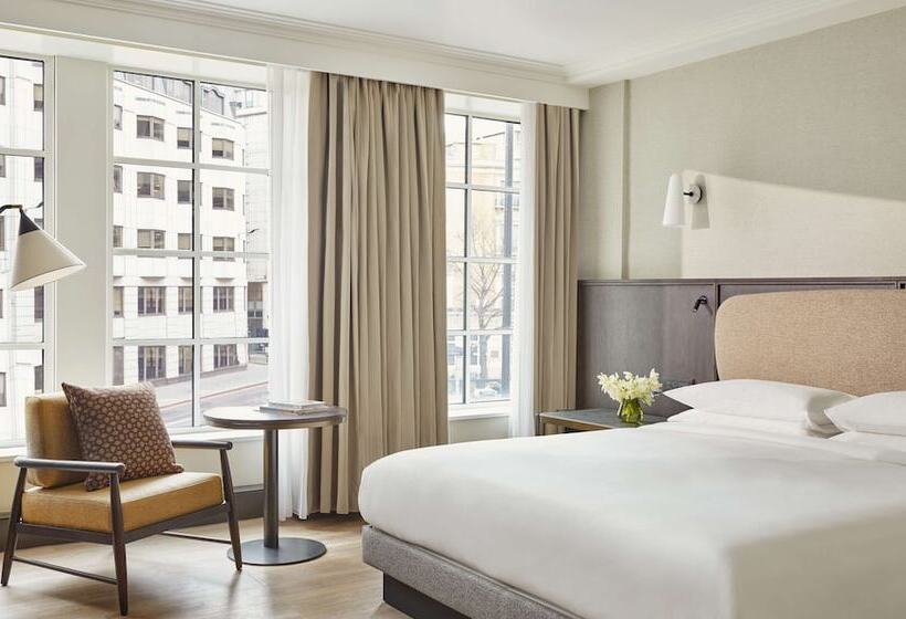 جناح, Hyatt Regency London Blackfriars