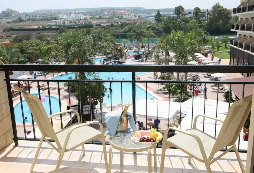 Номер Стандарт Вид на Бассейн, Tsokkos Gardens
