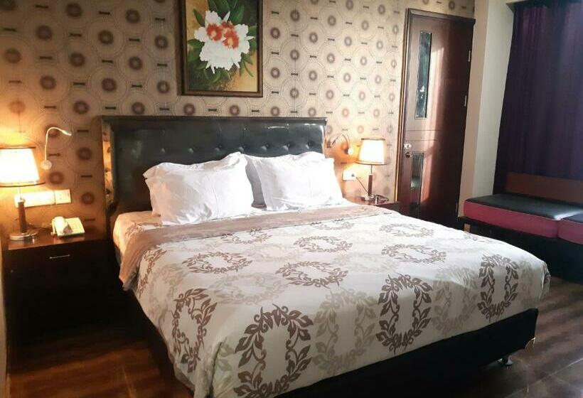 سوییت, Pacific Hotel Ambon