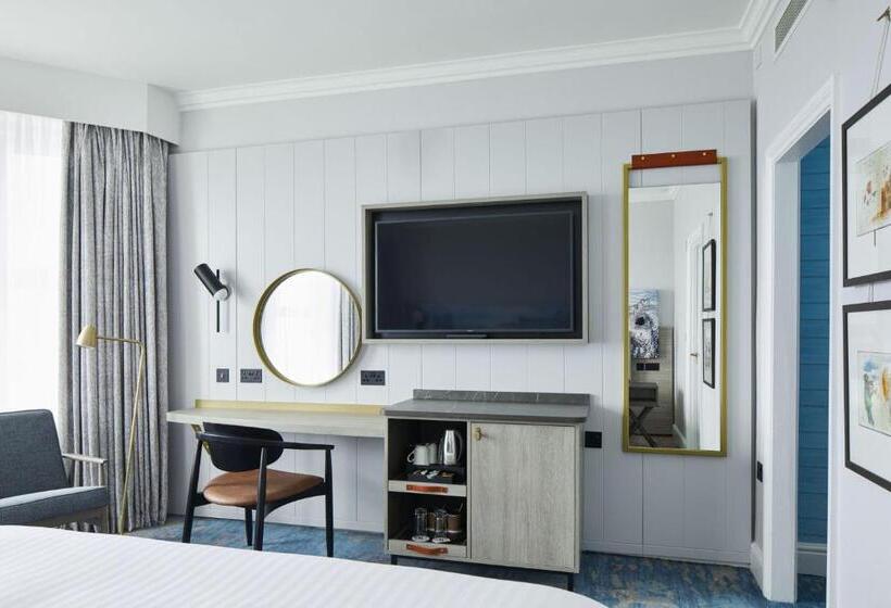 キングサイズベッドのスタンダードルーム, Bournemouth Highcliff Marriott