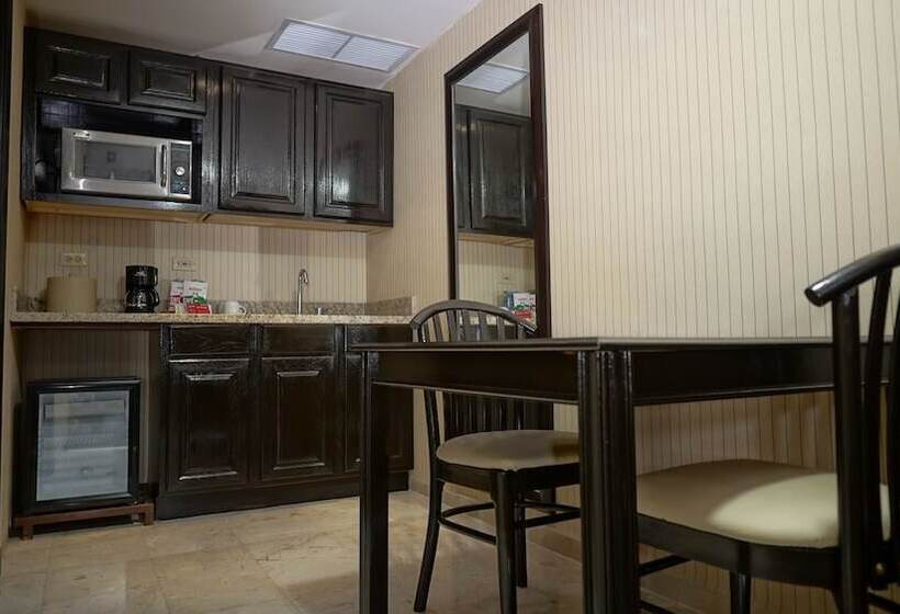 デラックスルーム, Four Points By Sheraton Saltillo