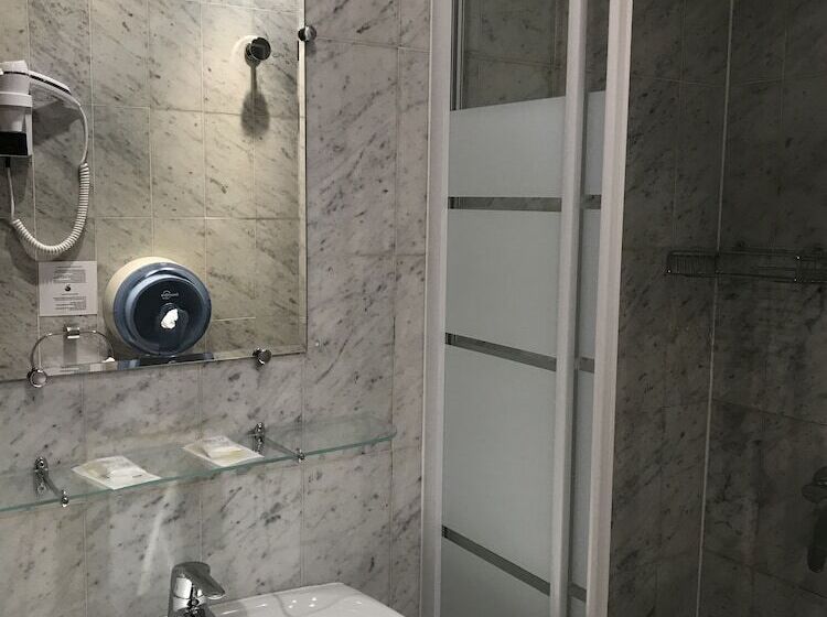 اتاق استاندارد سه نفره, Grand Hôtel De Paris