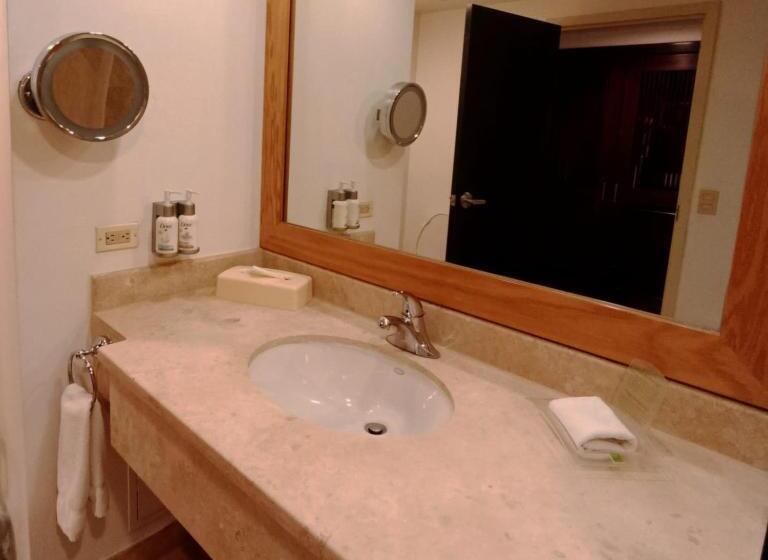اتاق استاندارد با تخت بزرگ, Holiday Inn Monterrey Valle, An Ihg
