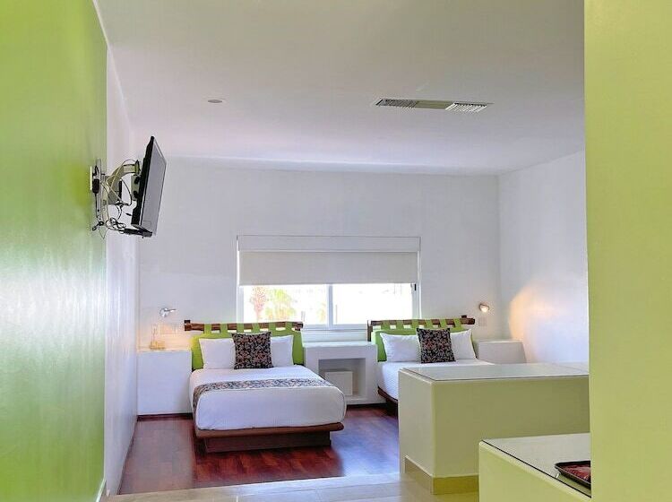 ジュニアスイート, Seven Crown Express & Suites By Kavia