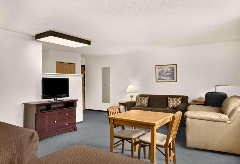 سوییت لوکس, Super 8 By Wyndham Williams Lake Bc