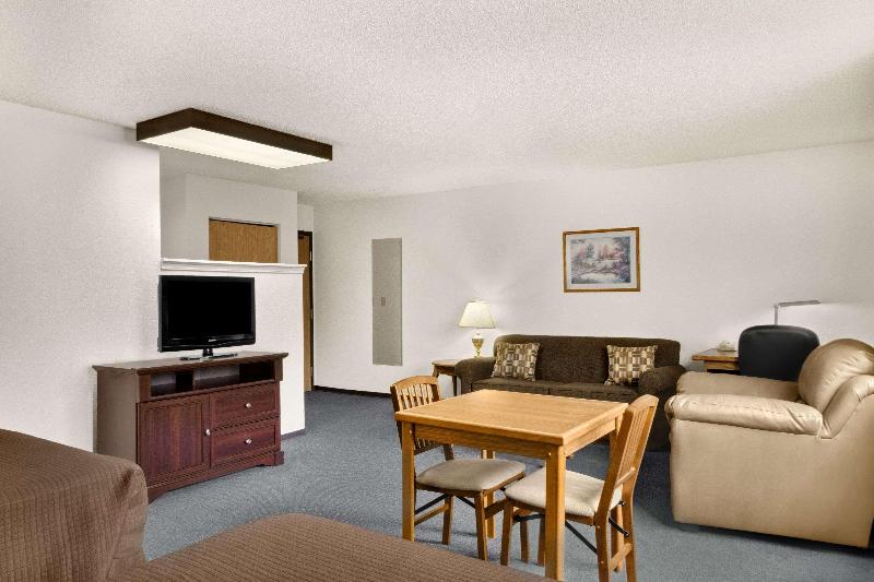 سوئیت با تخت بزرگ, Super 8 By Wyndham Williams Lake Bc