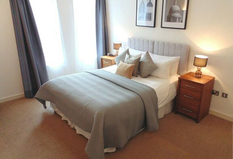 １ベッドルームアパートメント, Oakwood Apartments Bow Lane